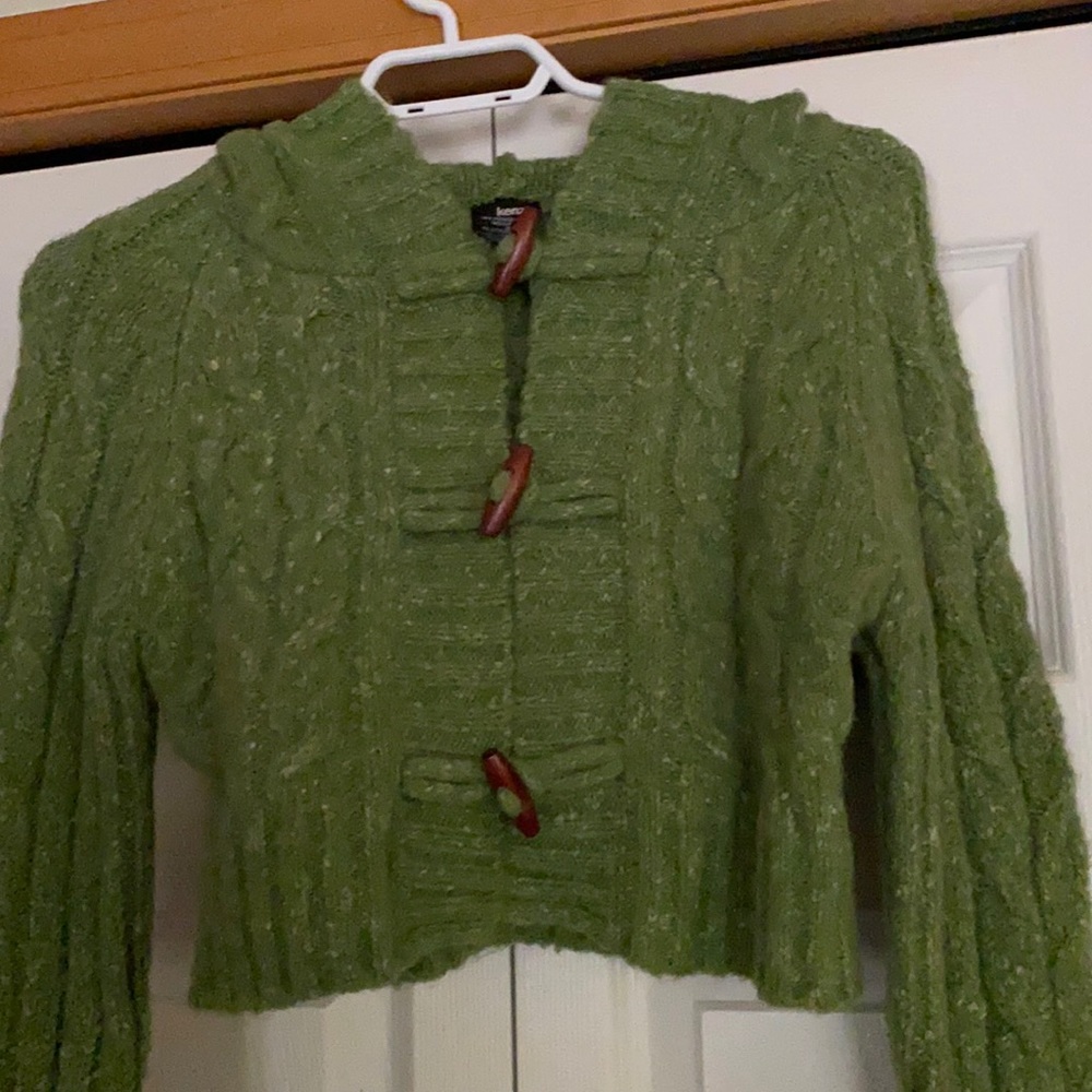 🦋2/$25 Green Kenzie light sweater with hood and never been worn - Picture 1 of 4
